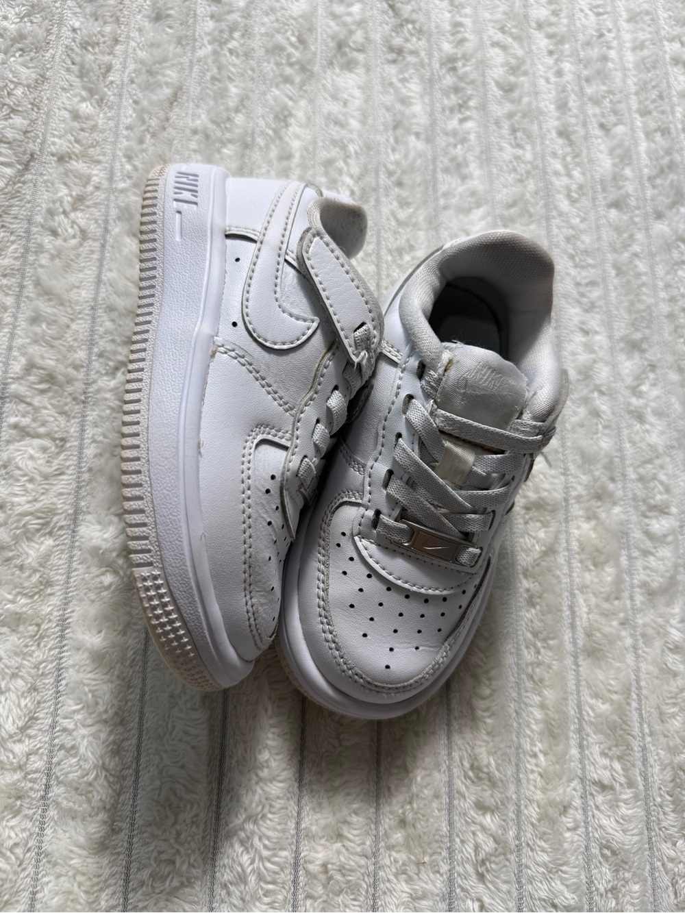 Nike Air Force 1 White Low Top Hook & Loop Sneakers Unisex Kids US 8